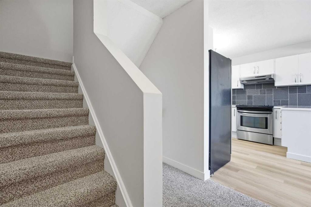 7003 Ranchero Road Nw, Calgary, AB - Indoor