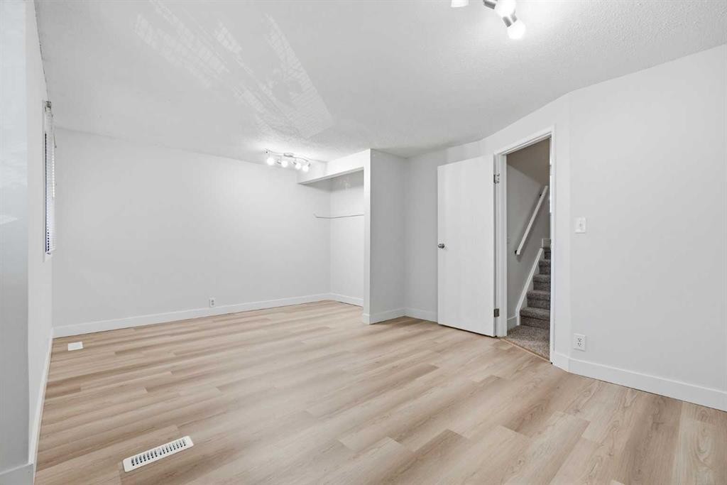 7003 Ranchero Road Nw, Calgary, AB - Indoor Photo Showing Other Room