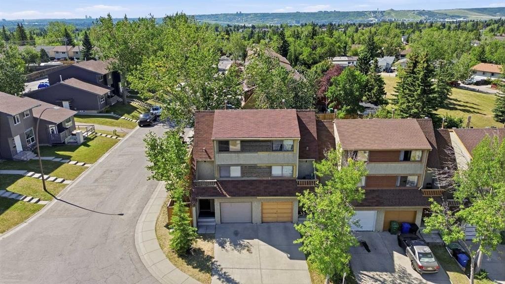 7003 Ranchero Road Nw, Calgary, AB - Outdoor With Facade