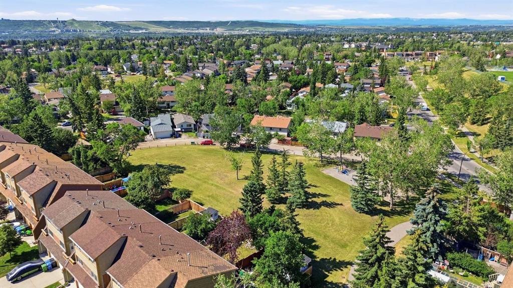 7003 Ranchero Road Nw, Calgary, AB - Outdoor With View
