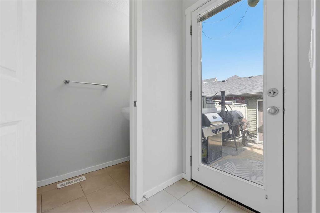 93 Sunvalley Road, Cochrane, AB - Indoor Photo Showing Other Room