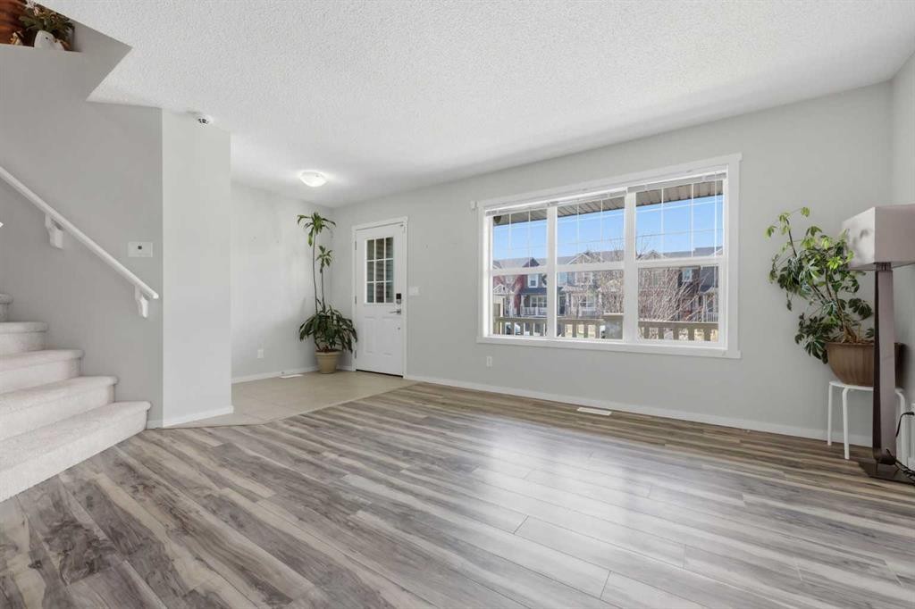 93 Sunvalley Road, Cochrane, AB - Indoor Photo Showing Other Room