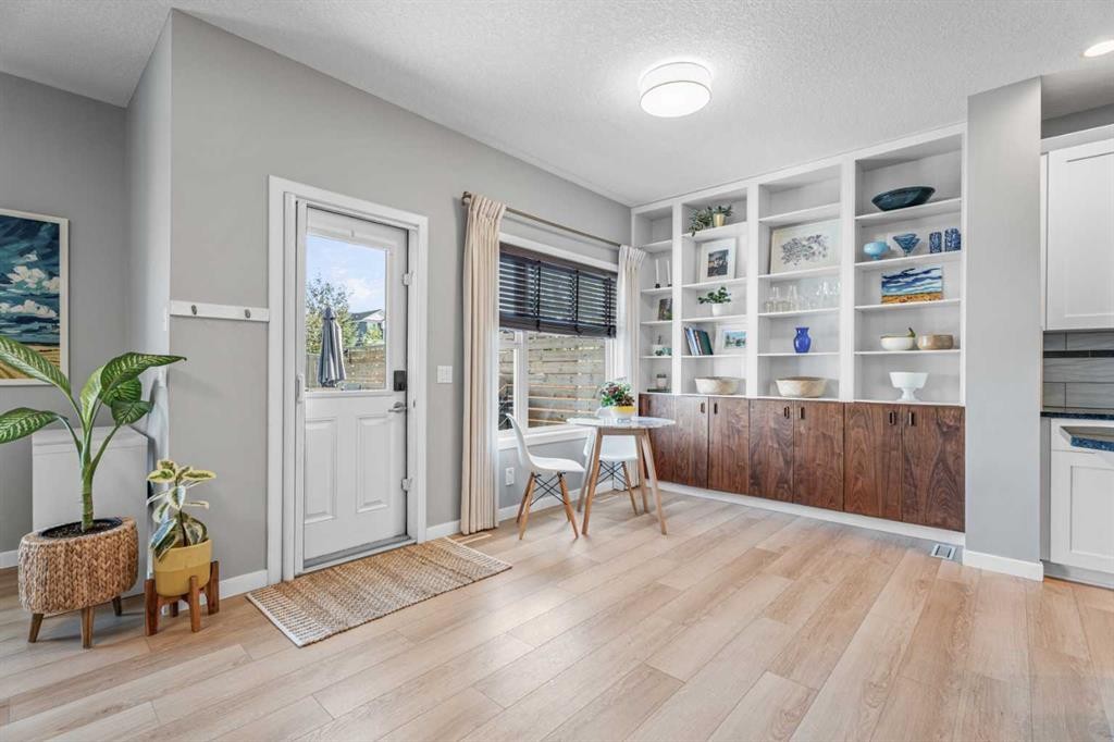 6 Storm Mountain Place, Okotoks, AB - Indoor