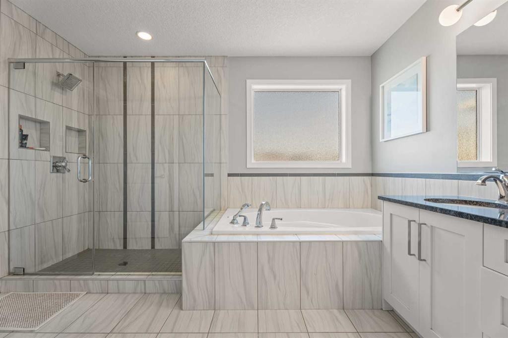 6 Storm Mountain Place, Okotoks, AB - Indoor Photo Showing Bathroom