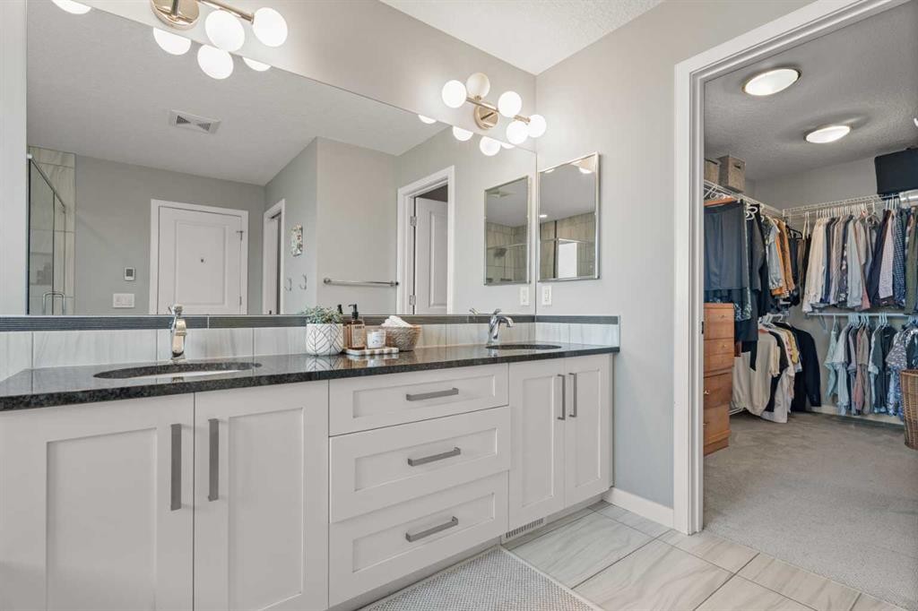 6 Storm Mountain Place, Okotoks, AB - Indoor Photo Showing Bathroom