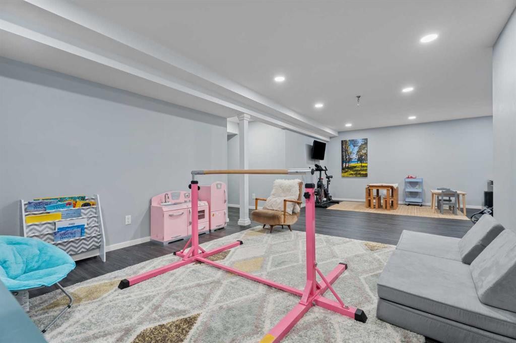 6 Storm Mountain Place, Okotoks, AB - Indoor