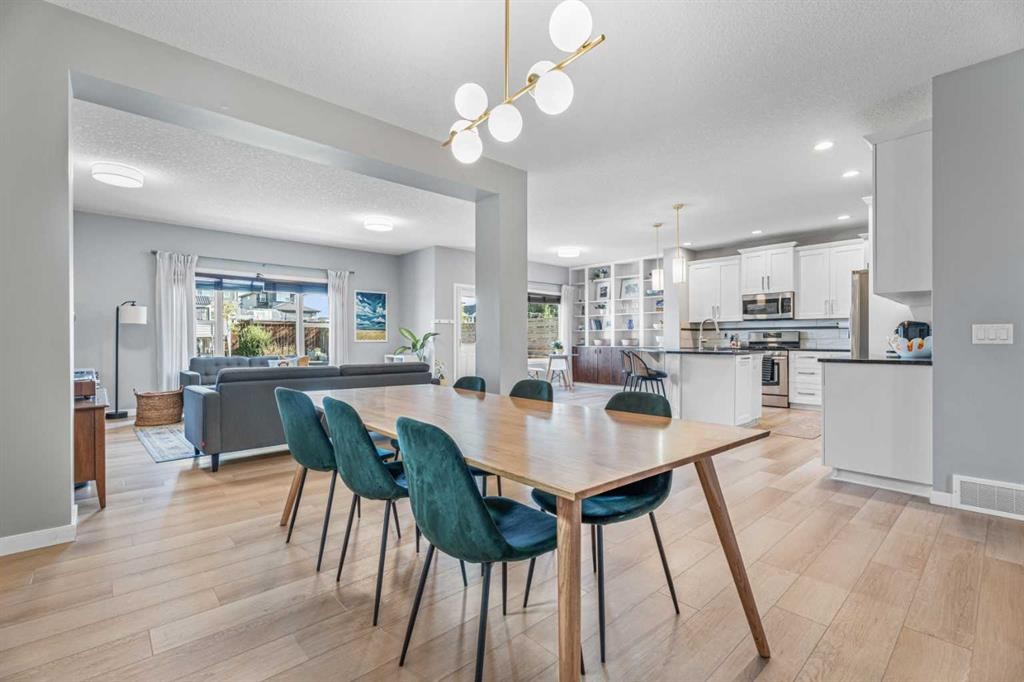 6 Storm Mountain Place, Okotoks, AB - Indoor Photo Showing Dining Room