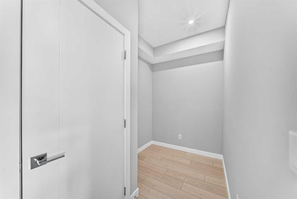2110-6 Merganser Drive West, Chestermere, AB - Indoor Photo Showing Other Room