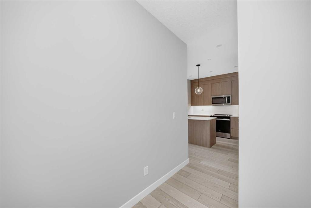 2110-6 Merganser Drive West, Chestermere, AB - Indoor
