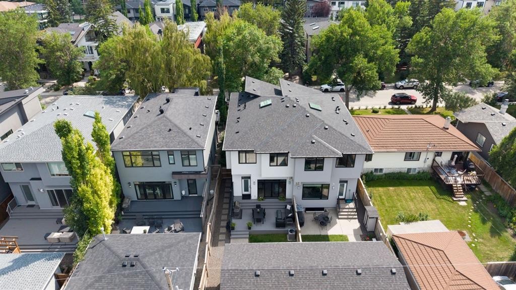 2014 48 Avenue Sw, Calgary, AB - Outdoor With Facade