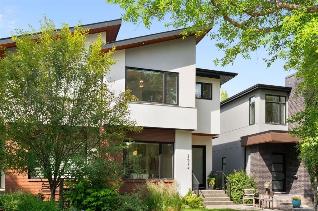 2014 48 Avenue Sw, Calgary, AB - Outdoor