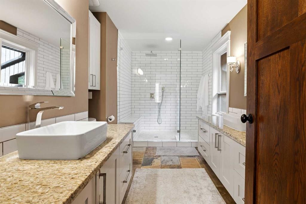 15 Elbow River Point, Rural Rocky View County, AB - Indoor Photo Showing Bathroom