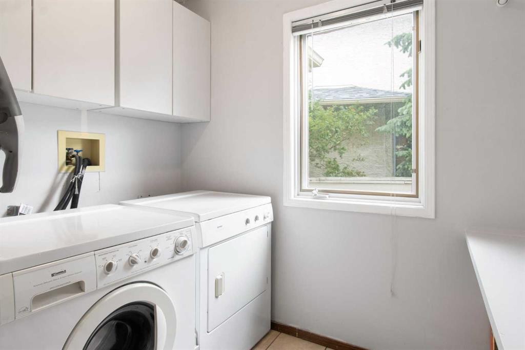 32 Del Rio Place Ne, Calgary, AB - Indoor Photo Showing Laundry Room