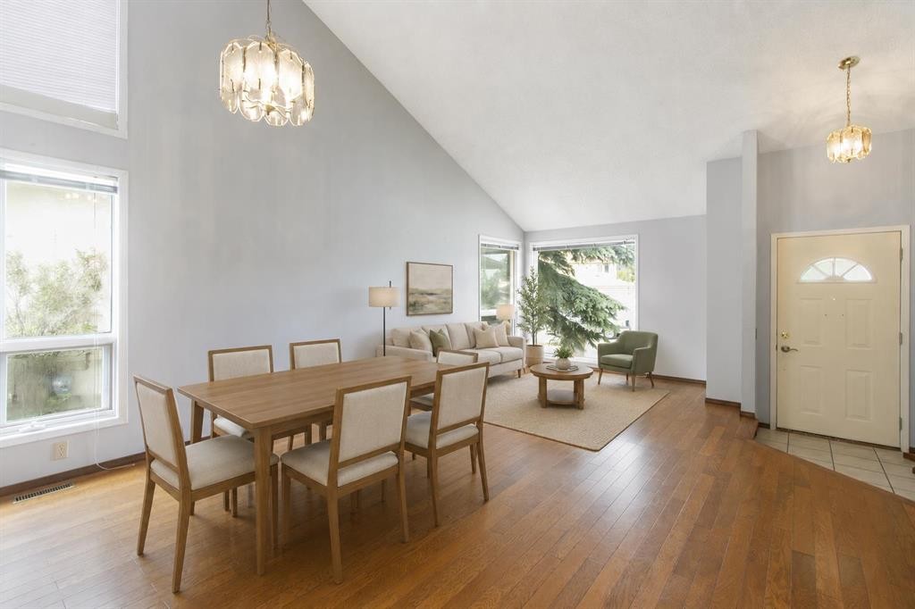 32 Del Rio Place Ne, Calgary, AB - Indoor Photo Showing Dining Room