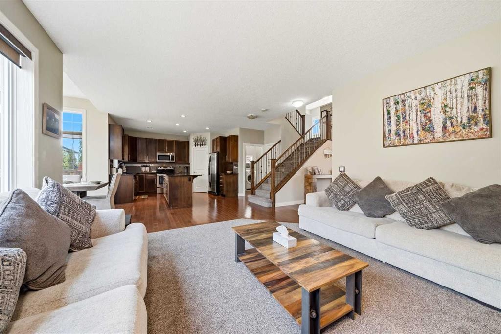 4 Drake Landing Gate, Okotoks, AB - Indoor Photo Showing Living Room
