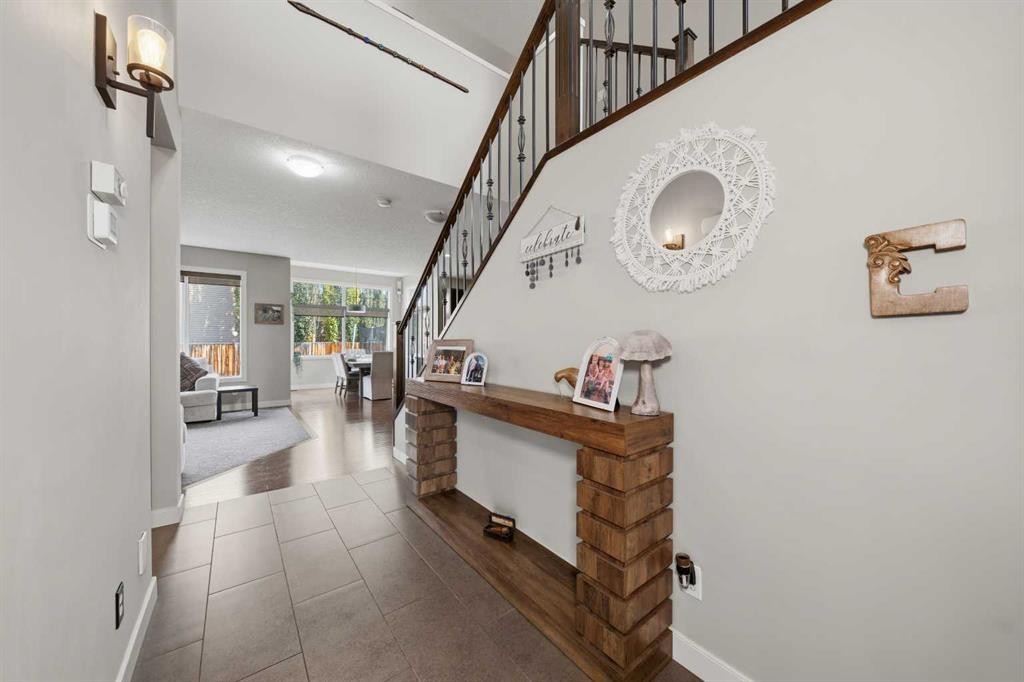 4 Drake Landing Gate, Okotoks, AB - Indoor Photo Showing Other Room
