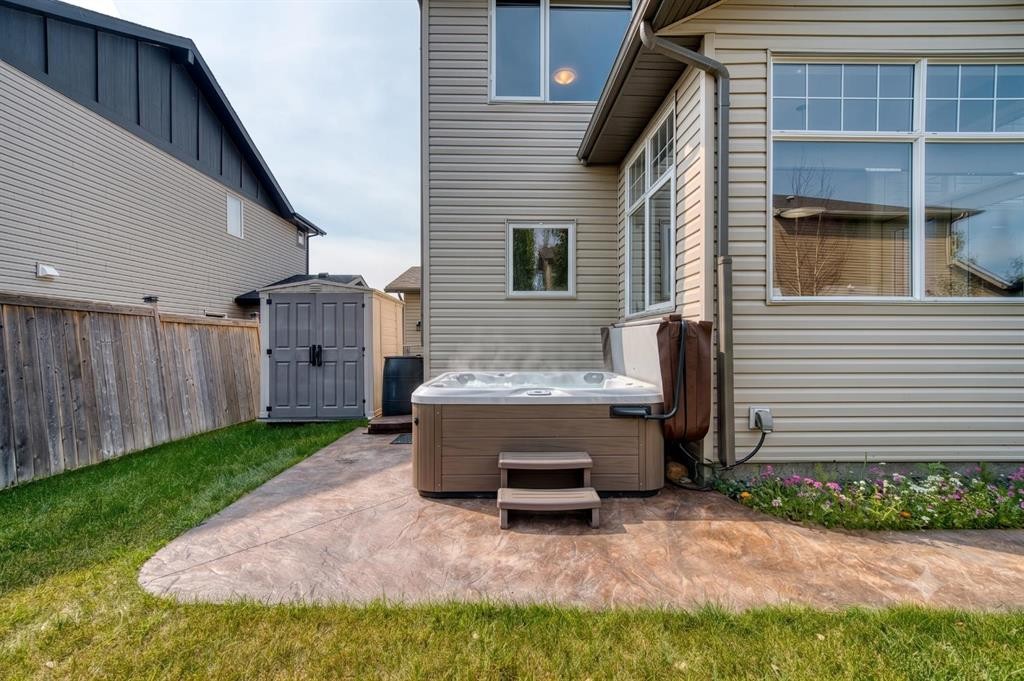 4 Drake Landing Gate, Okotoks, AB - Outdoor With Exterior