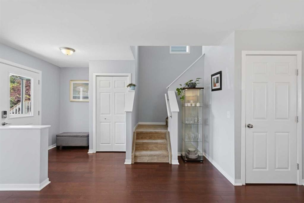 140 Hidden Point Nw, Calgary, AB - Indoor Photo Showing Other Room