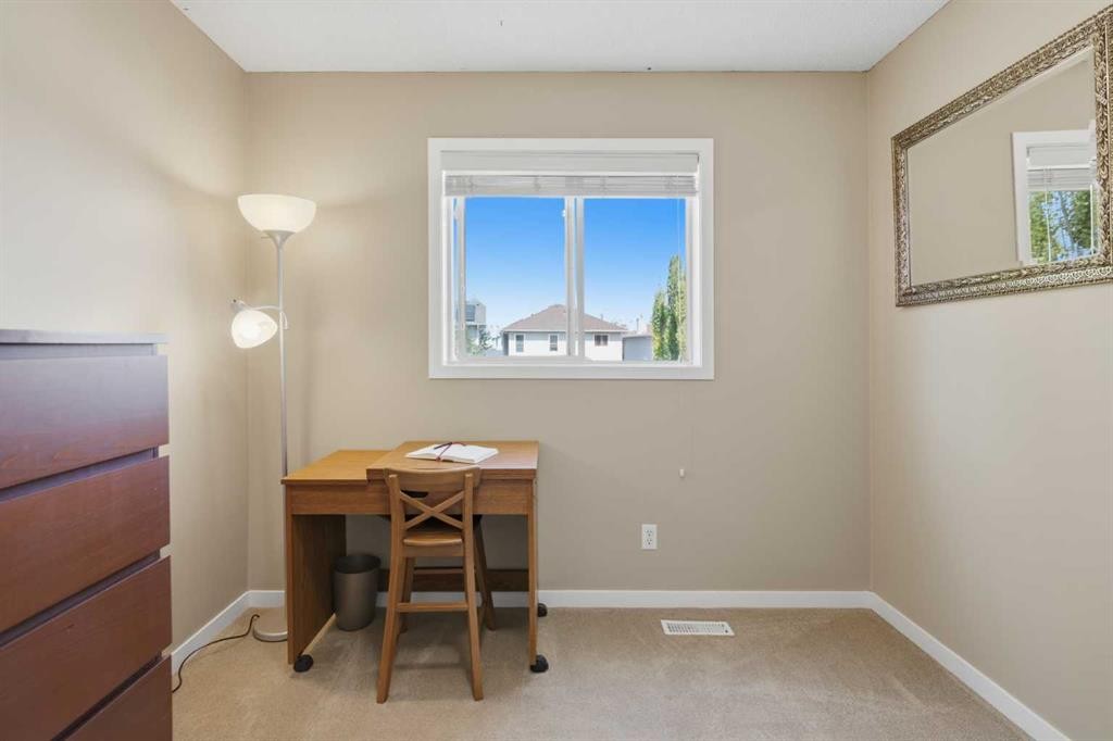 140 Hidden Point Nw, Calgary, AB - Indoor