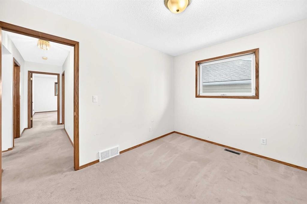 396 Hawkstone Drive Nw, Calgary, AB - Indoor Photo Showing Other Room