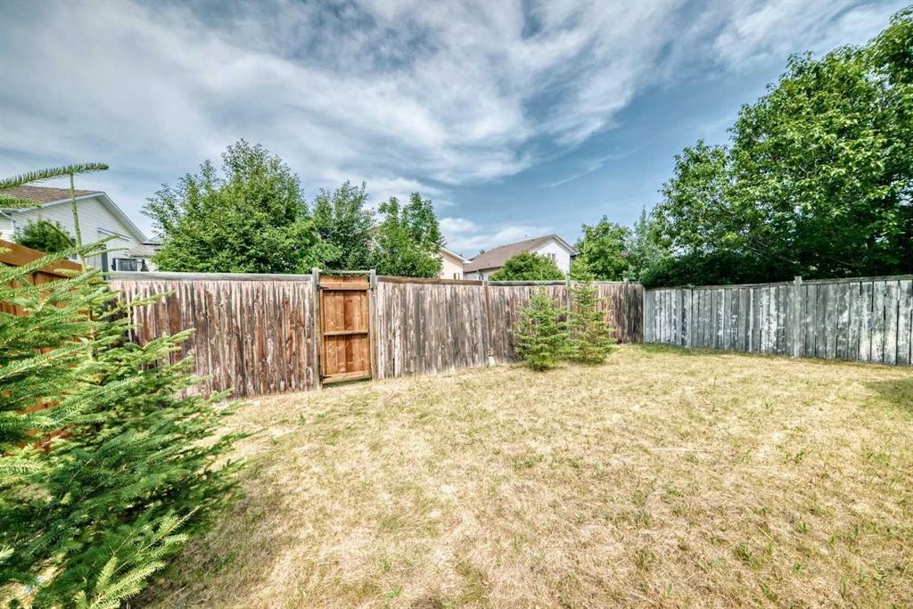 396 Hawkstone Drive Nw, Calgary, AB - Outdoor