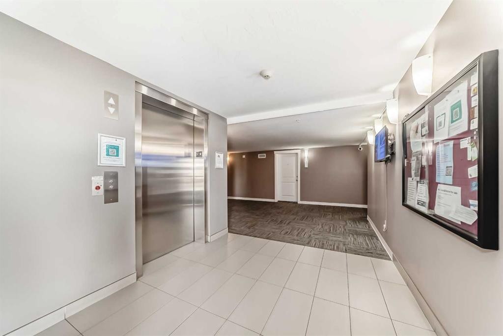 3313-11 Mahogany Row Se, Calgary, AB - Indoor Photo Showing Other Room