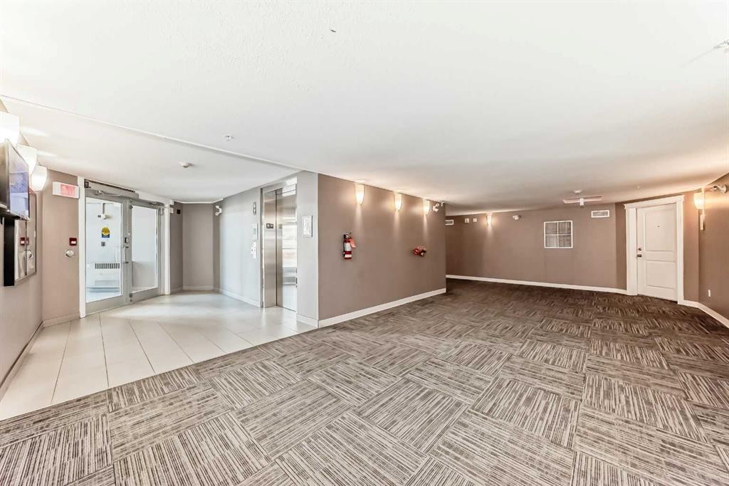 3313-11 Mahogany Row Se, Calgary, AB - Indoor Photo Showing Other Room