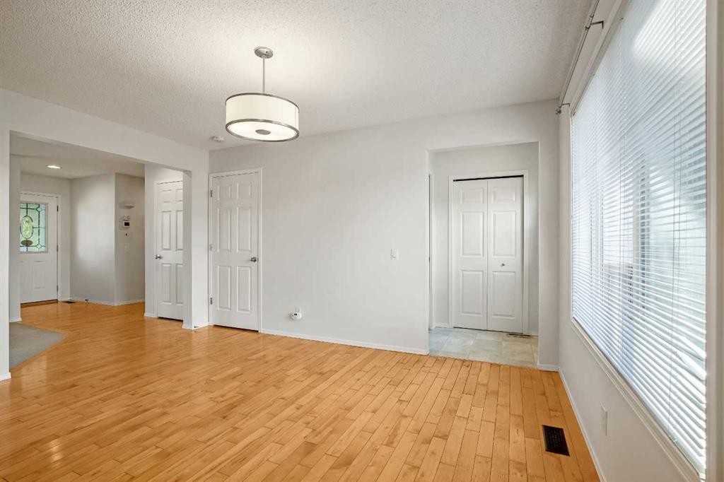 179 Prestwick Drive Se, Calgary, AB