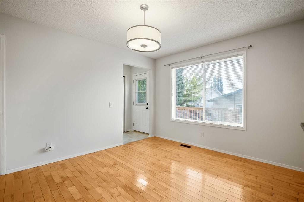 179 Prestwick Drive Se, Calgary, AB