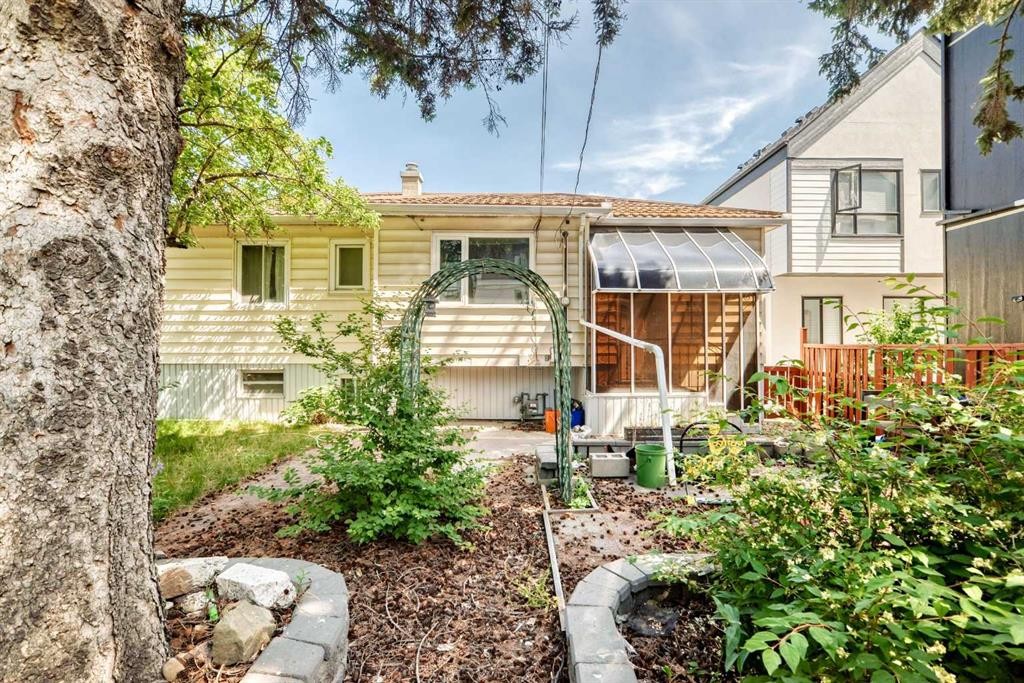 1703 32 Street Sw, Calgary, AB - Outdoor