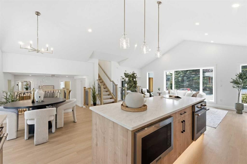 3375 Breton Close Nw, Calgary, AB - Indoor