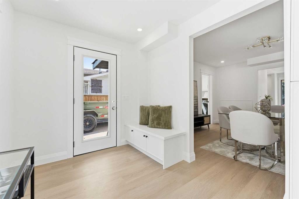 3375 Breton Close Nw, Calgary, AB - Indoor
