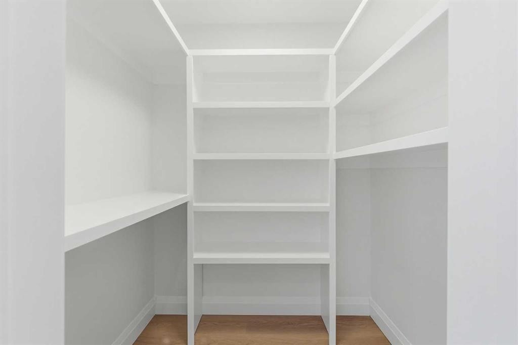3375 Breton Close Nw, Calgary, AB - Indoor With Storage