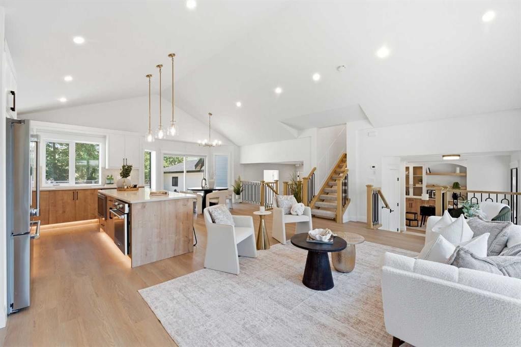 3375 Breton Close Nw, Calgary, AB - Indoor Photo Showing Other Room