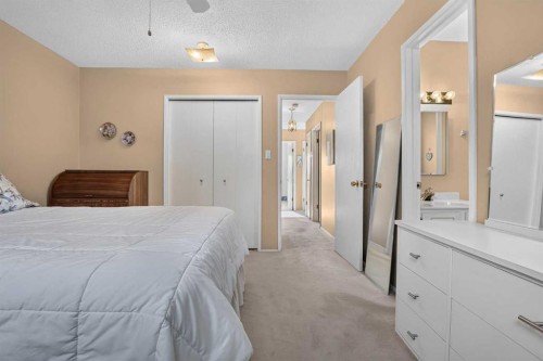 172 Queensland Road Se, Calgary, AB 