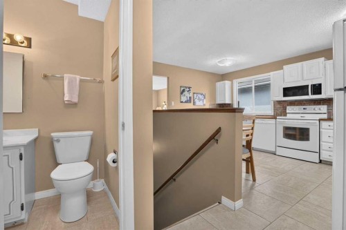 172 Queensland Road Se, Calgary, AB 