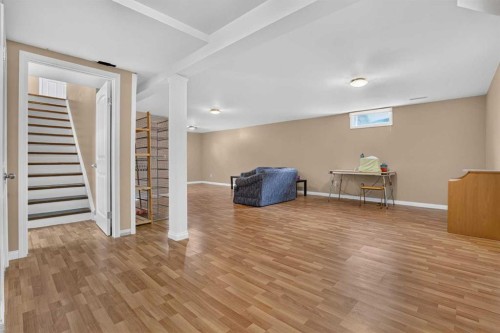 172 Queensland Road Se, Calgary, AB 