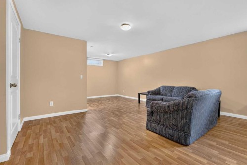 172 Queensland Road Se, Calgary, AB 