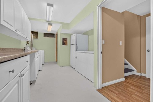 172 Queensland Road Se, Calgary, AB 