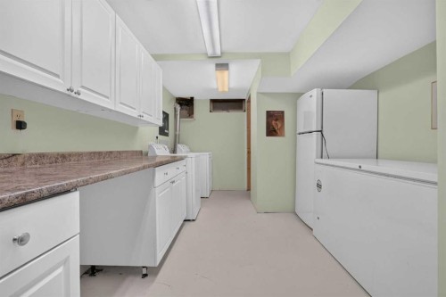 172 Queensland Road Se, Calgary, AB 
