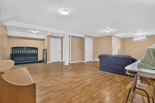 172 Queensland Road Se, Calgary, AB 