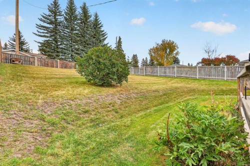 172 Queensland Road Se, Calgary, AB 
