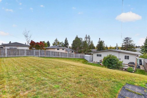172 Queensland Road Se, Calgary, AB 