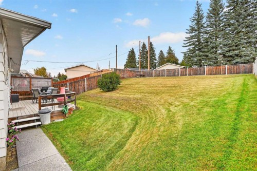 172 Queensland Road Se, Calgary, AB 