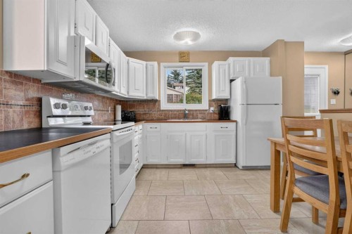 172 Queensland Road Se, Calgary, AB 