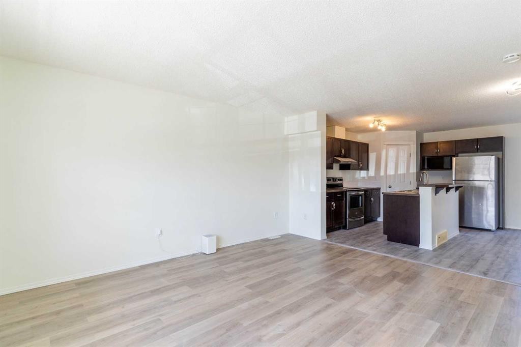 157 Country Village Manor Ne, Calgary, AB - Indoor Photo Showing Kitchen