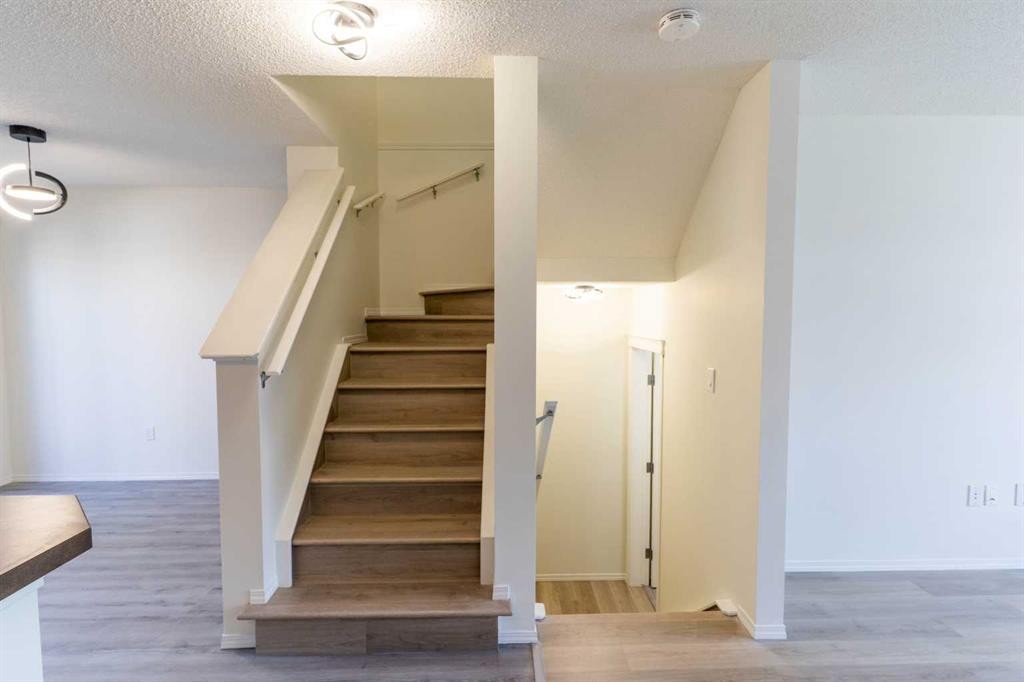 157 Country Village Manor Ne, Calgary, AB - Indoor Photo Showing Other Room