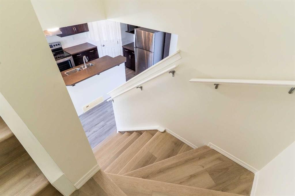 157 Country Village Manor Ne, Calgary, AB - Indoor Photo Showing Other Room