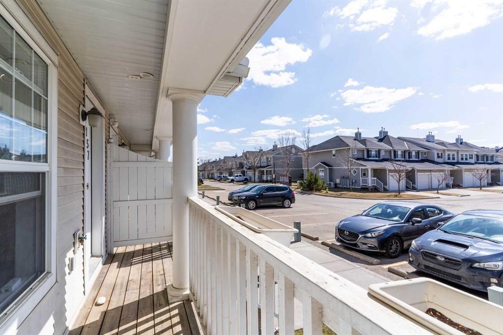 157 Country Village Manor Ne, Calgary, AB - Outdoor