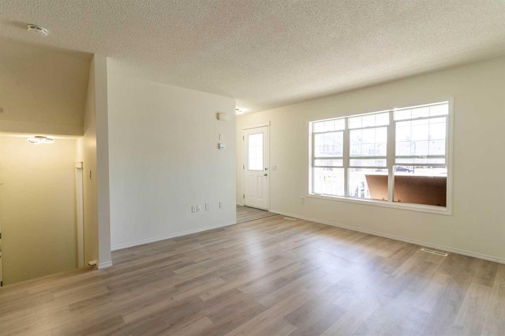 157 Country Village Manor Ne, Calgary, AB - Indoor Photo Showing Other Room